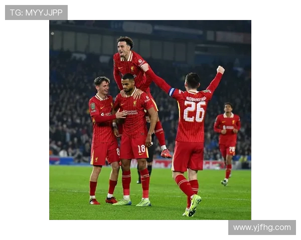 布莱顿 2025-26 主场球衣发布！邓克、吕特领衔演绎蓝白新章