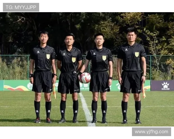 苏超铁哨柔情:高颜值裁判陆爽的微笑执法哲学